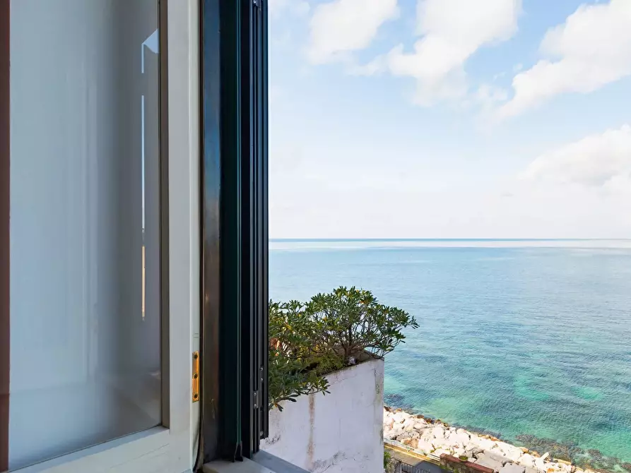 Immagine 17 di Casa trifamiliare in vendita  in via Eddomade, 39. a Casamicciola Terme