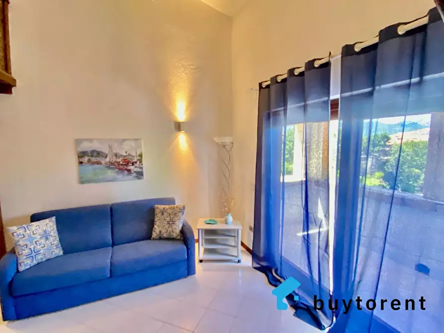 Immagine 3 di Casa trifamiliare in vendita  in Via Della Cava del tom, 1c a Olbia