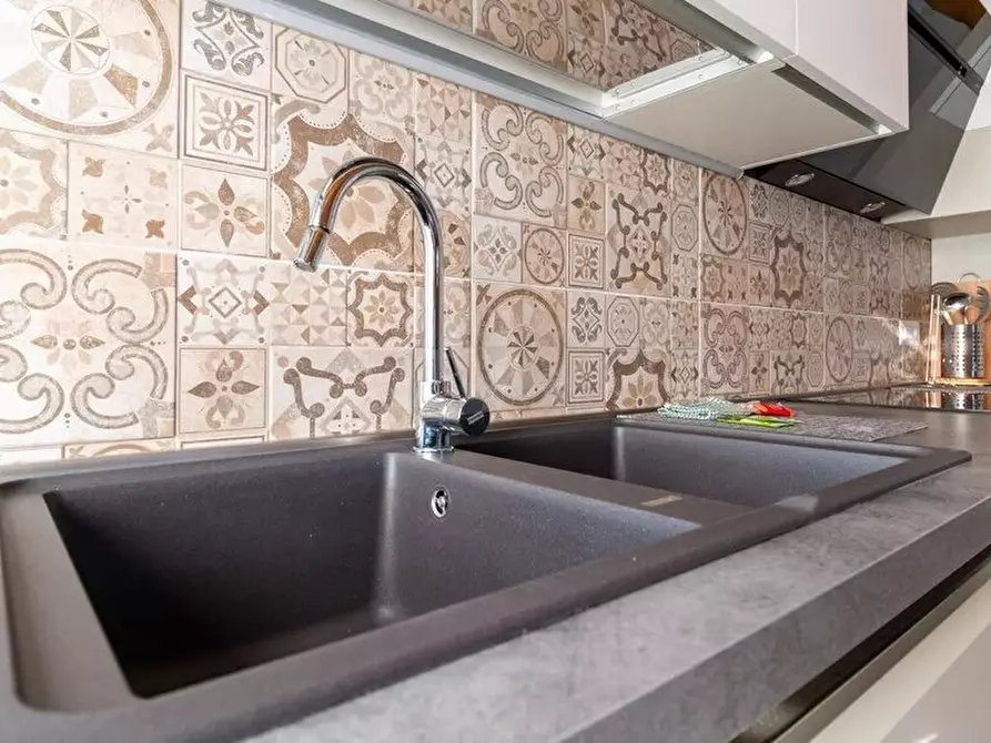 Immagine 4 di Casa trifamiliare in vendita  in Via degli Artigiani, 16 a Oristano