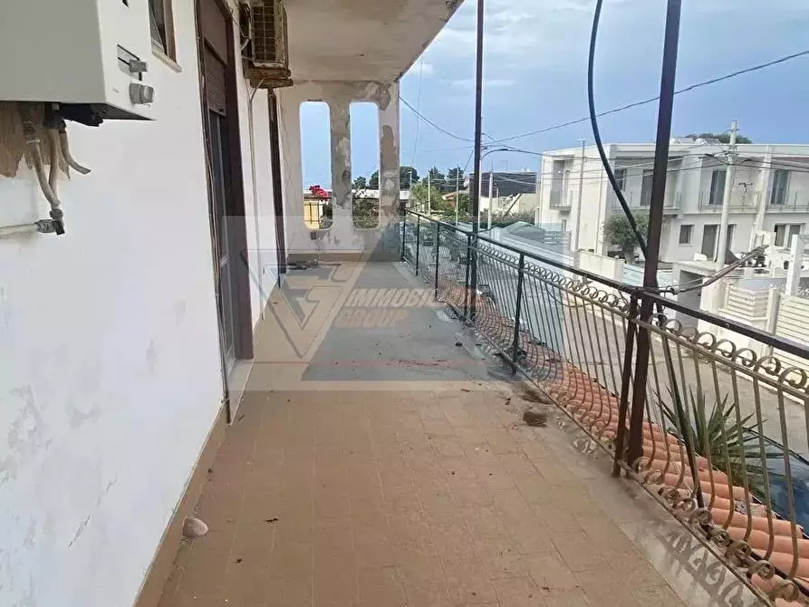 Immagine 7 di Casa trifamiliare in vendita  in Via Favara a Siracusa