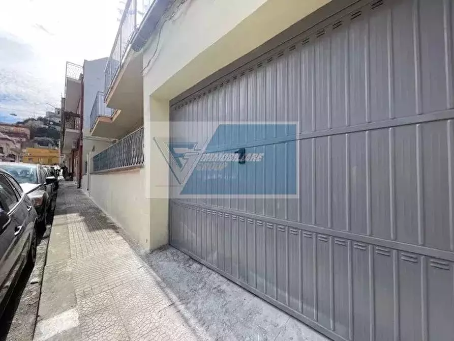 Immagine 38 di Monolocale in vendita  in Via Giuseppe Lombardo Radice a Siracusa