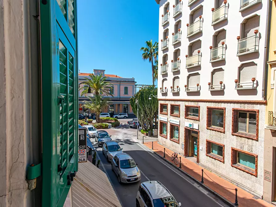 Immagine 2 di Casa trifamiliare in vendita  in Via Roma, 5 a Bordighera