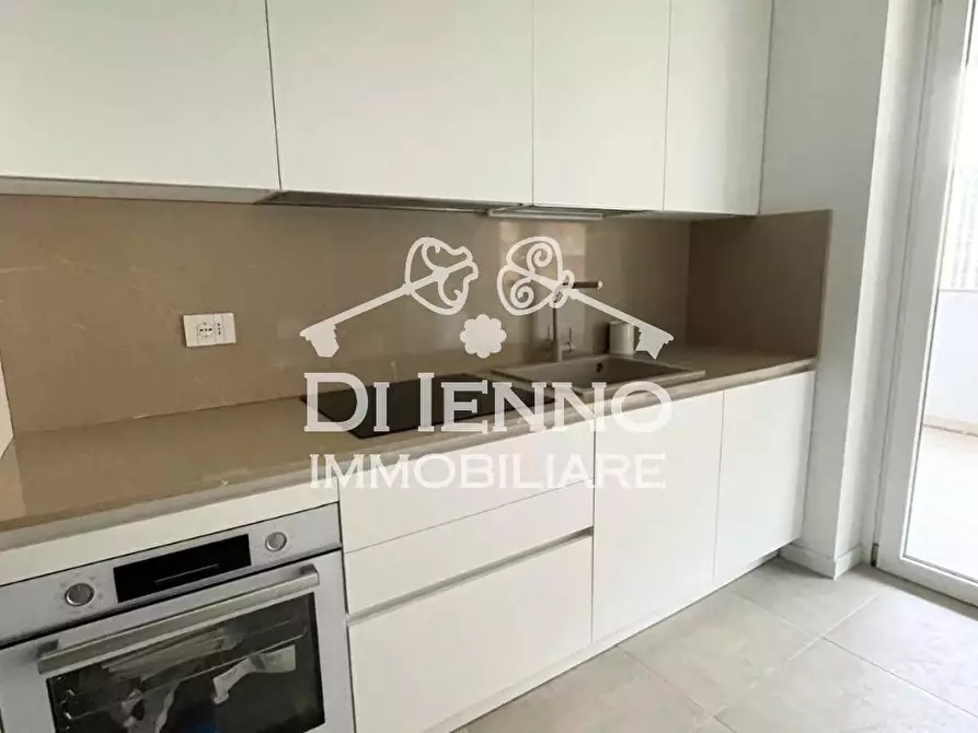 Immagine 9 di Casa trifamiliare in affitto  in Via Vitaliano Brancati a Roma