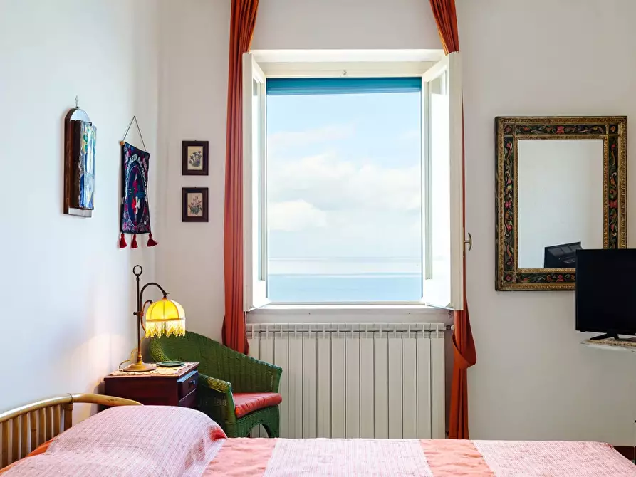 Immagine 30 di Casa trifamiliare in vendita  in via Eddomade, 39. a Casamicciola Terme