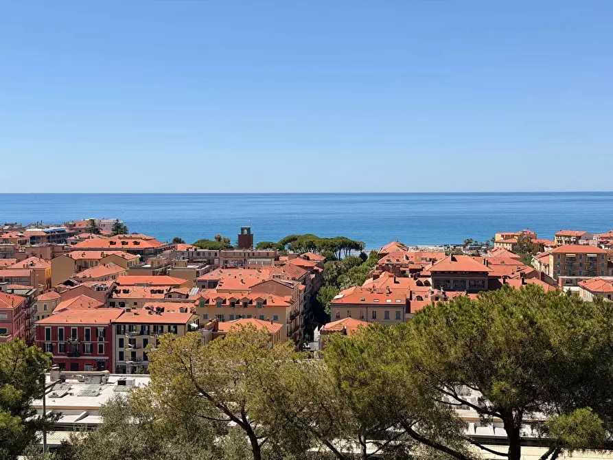 Immagine 5 di Casa trifamiliare in vendita  a Ventimiglia