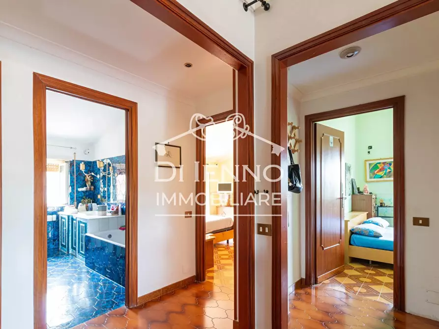 Immagine 6 di Casa trifamiliare in vendita  in Via Castenedolo a Roma