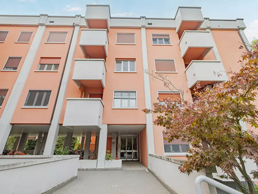 Immagine 1 di Casa trifamiliare in affitto  in Via Fratelli Baggi, 15 a Lodi