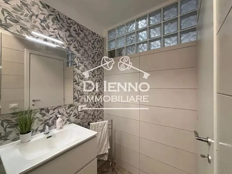 Immagine 25 di Casa trifamiliare in vendita  in Via del Trullo a Roma