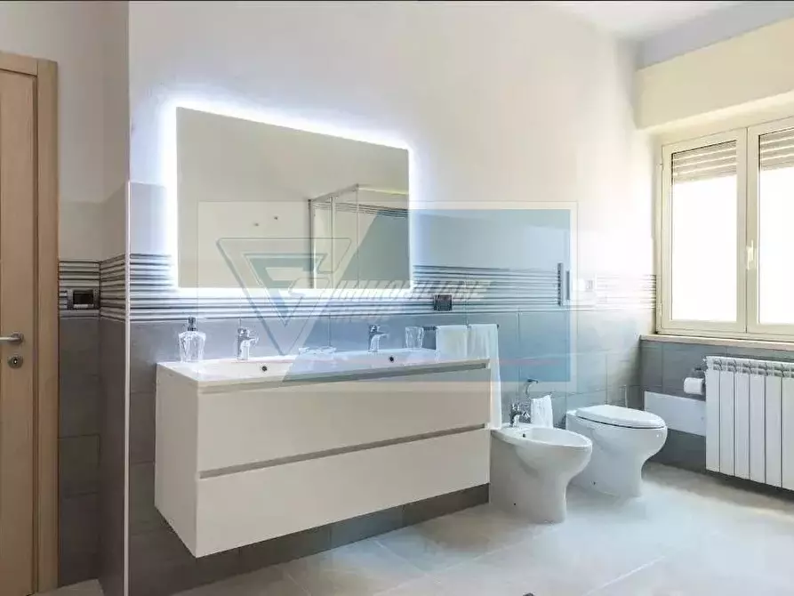 Immagine 7 di Casa trifamiliare in affitto  in Viale Teracati a Siracusa