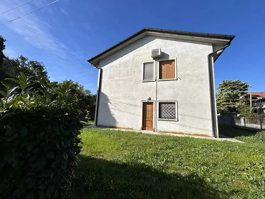 Immagine 2 di Terreno edificabile in vendita  a Vittorio Veneto