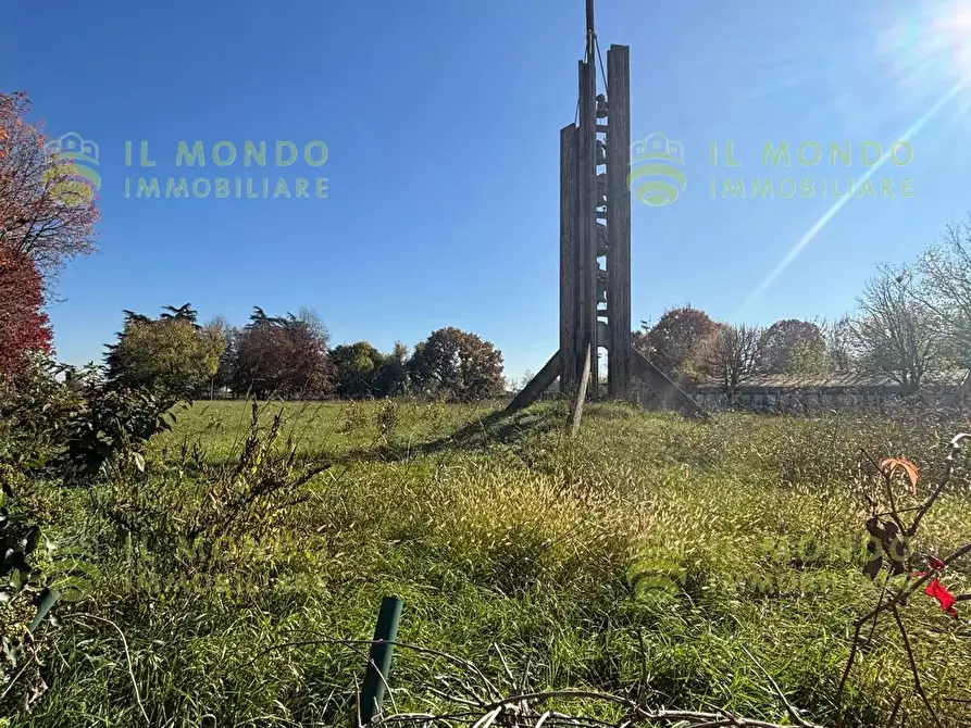 Immagine 10 di Terreno in vendita  in Via Giovanni Paolo I a Cerro Al Lambro