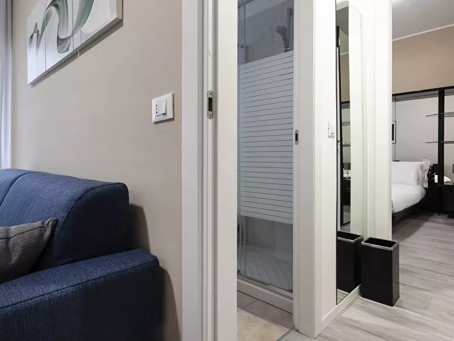 Immagine 10 di Casa trifamiliare in affitto  a Milano