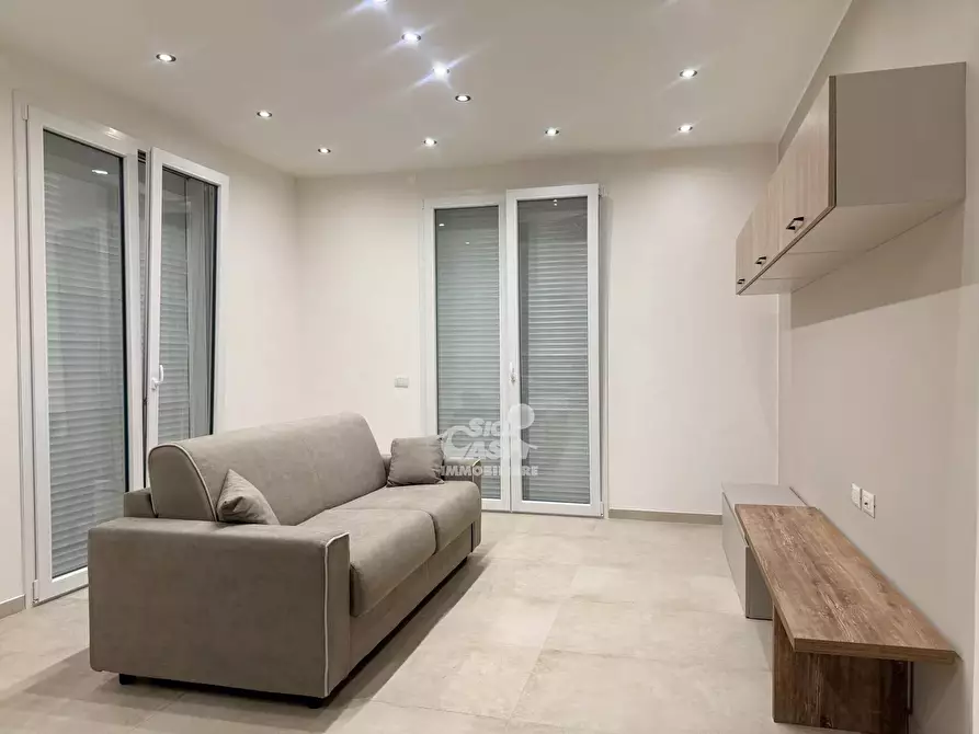 Immagine 33 di Casa trifamiliare in affitto  a Marsala
