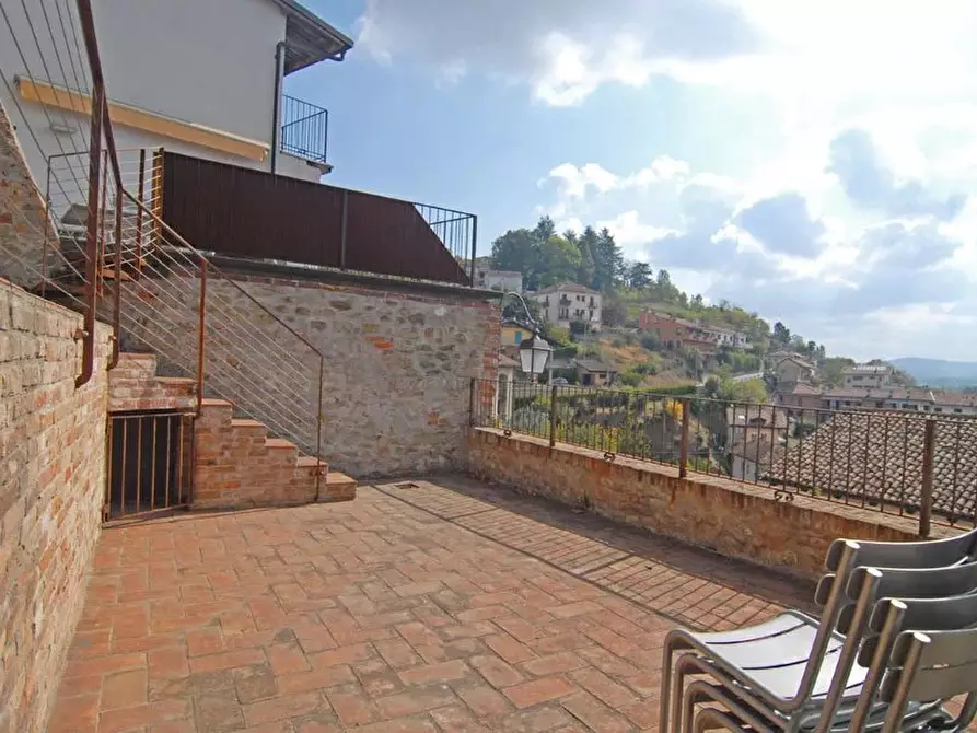 Immagine 25 di Casa trifamiliare in vendita  a Monforte D'alba