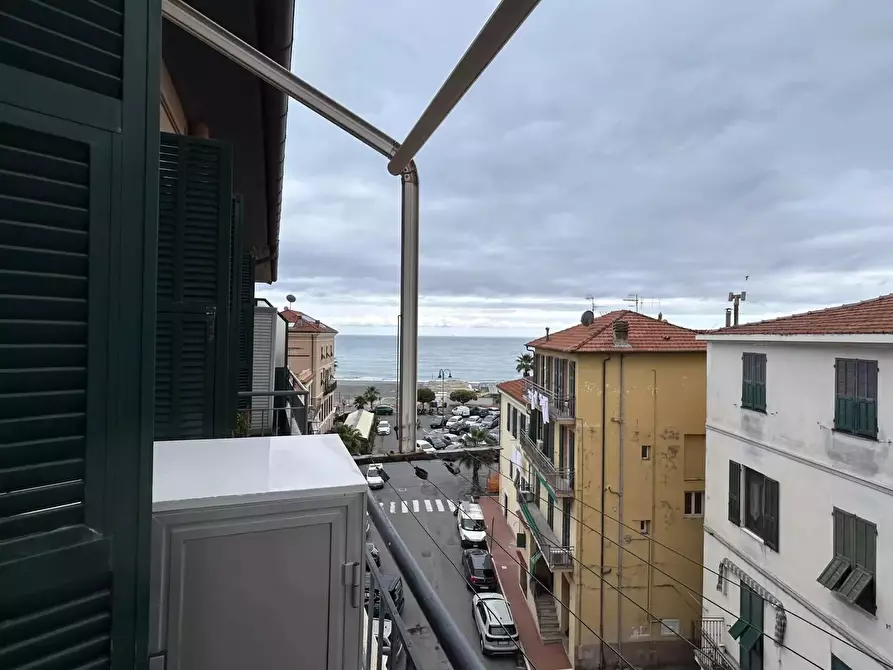 Immagine 11 di Casa trifamiliare in vendita  in Via Cristoforo Colombo 7 a Ventimiglia