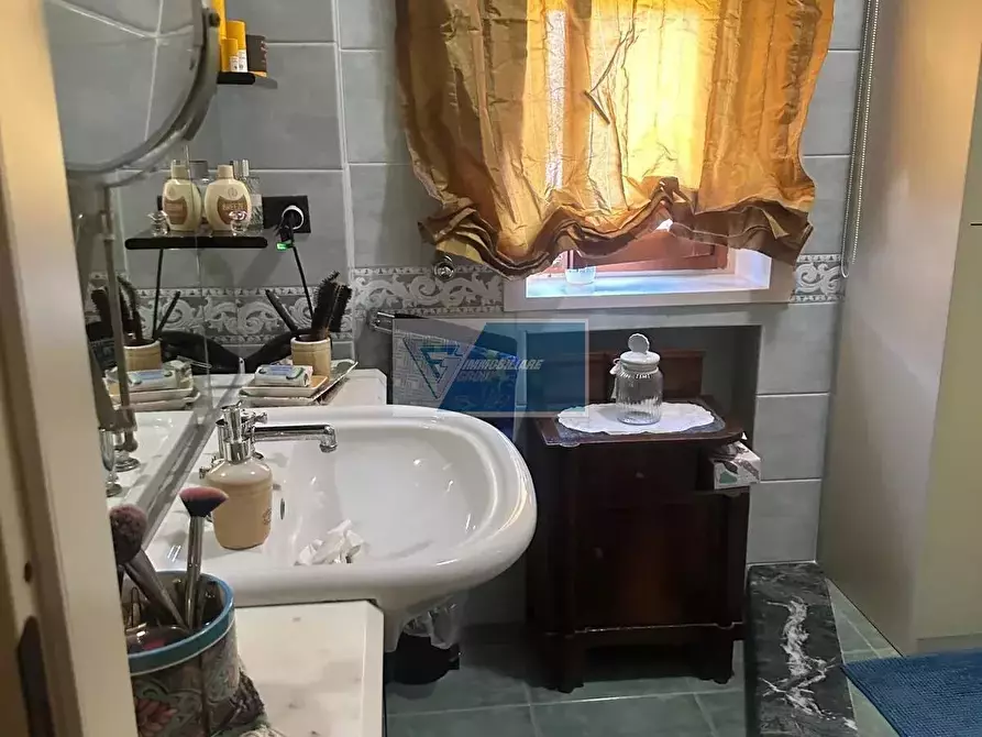 Immagine 11 di Casa trifamiliare in vendita  a Buccheri