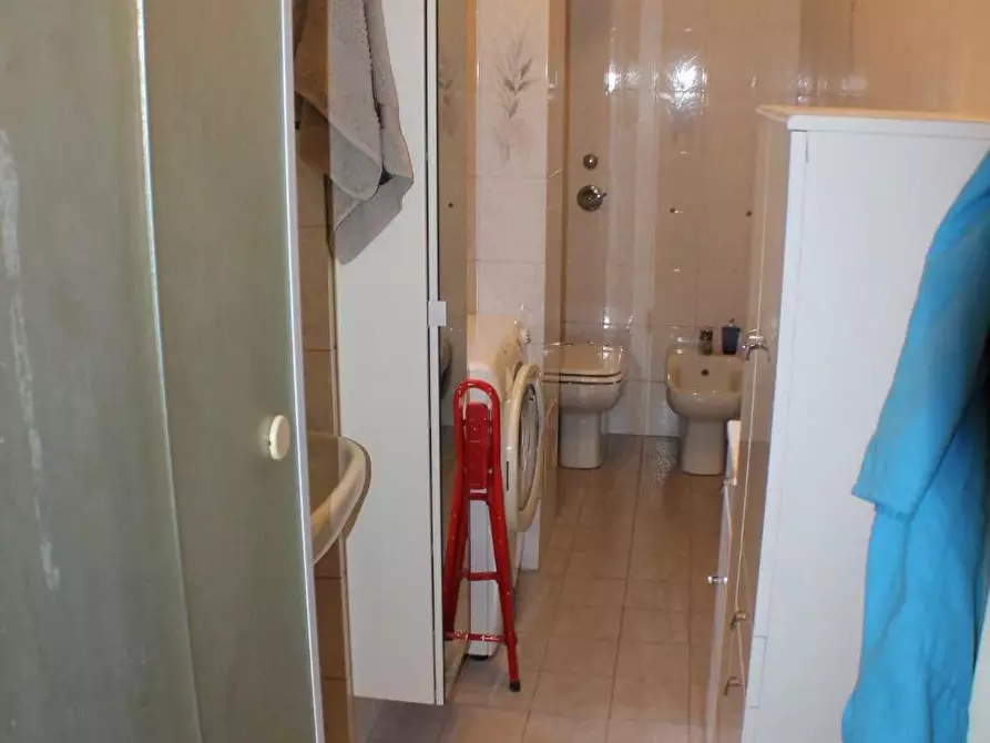 Immagine 17 di Casa trifamiliare in affitto  a Milano