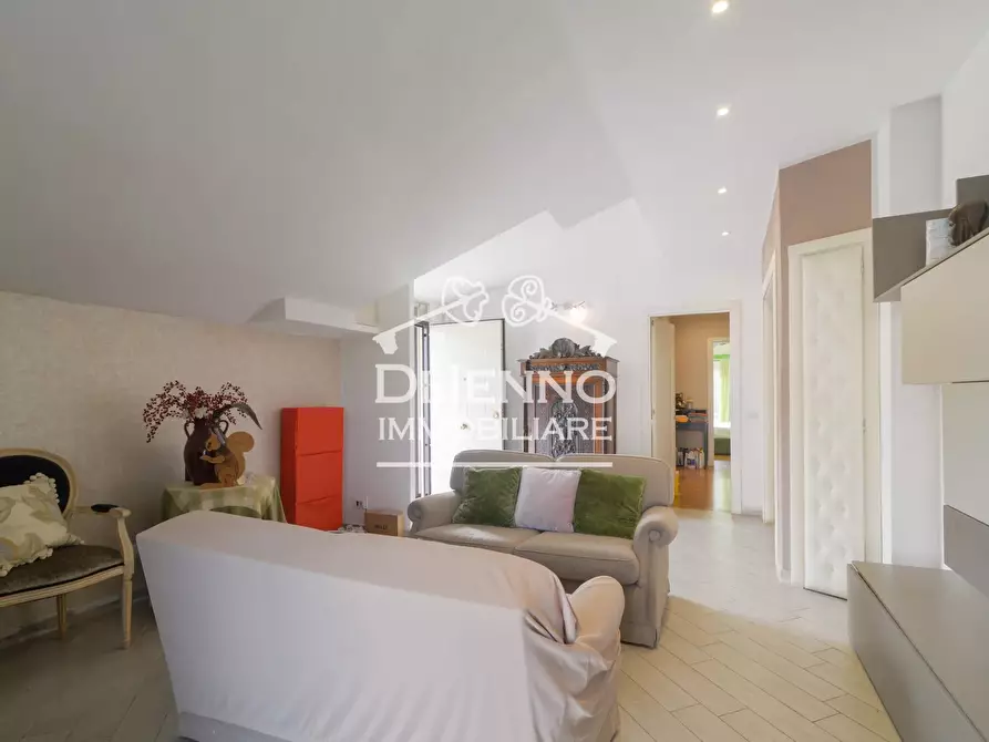 Immagine 5 di Casa trifamiliare in vendita  in Via Riserva del Bagno, 10 a Roma