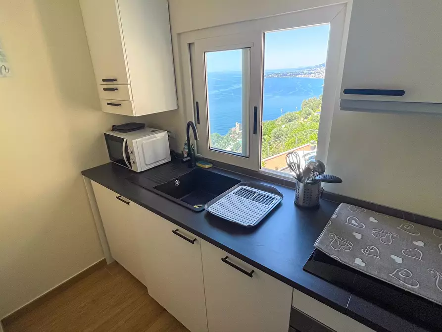 Immagine 7 di Casa trifamiliare in vendita  in Via della Pace, 33 a Ventimiglia