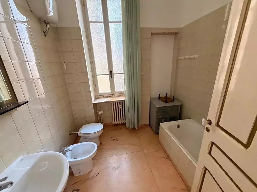 Immagine 6 di Casa trifamiliare in vendita  in Via Cavour, 29 a Ventimiglia