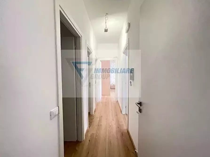 Immagine 25 di Casa trifamiliare in vendita  in Viale Vittorio Veneto a Floridia