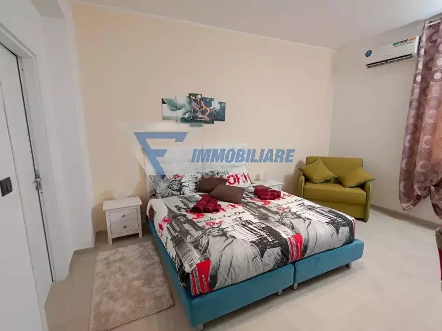 Immagine 6 di Casa trifamiliare in vendita  in Viale Epipoli a Siracusa