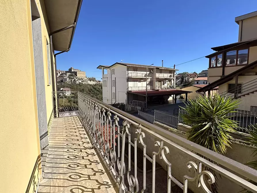 Immagine 11 di Casa trifamiliare in vendita  in Viale della Repubblica, 34 a Altomonte