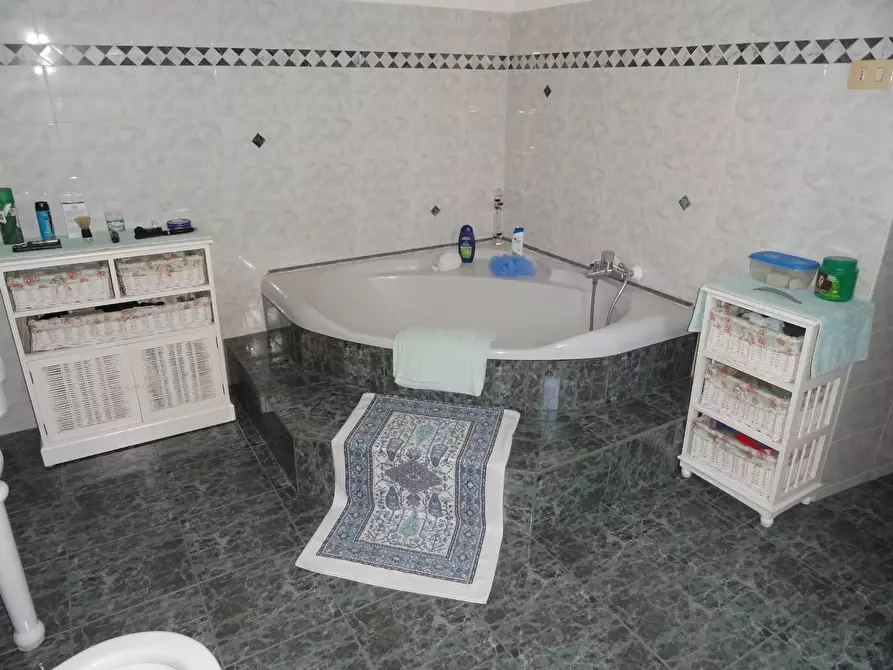 Immagine 7 di Casa trifamiliare in vendita  in Vico Sottorocchetta 8 a Ventimiglia