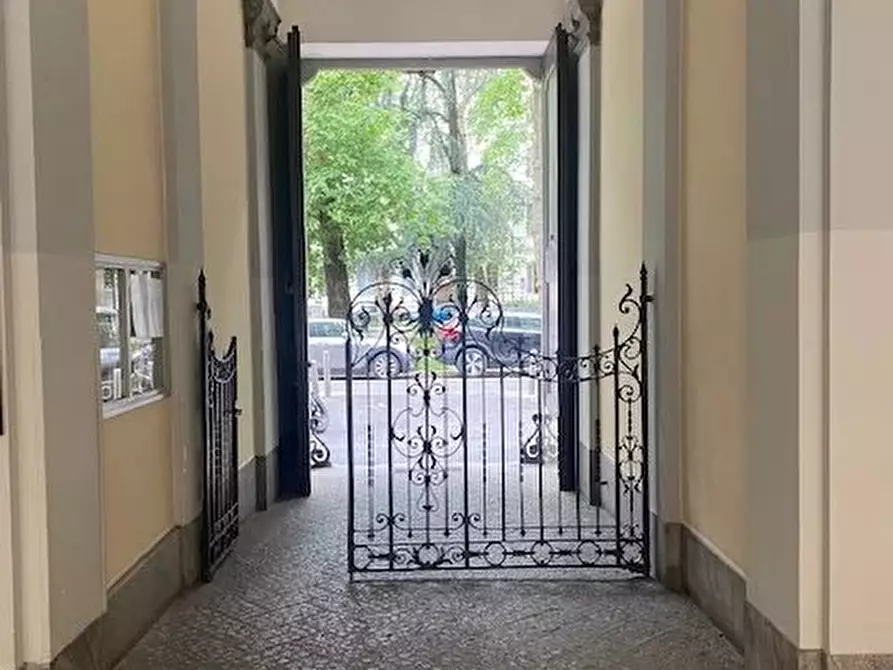 Immagine 15 di Casa trifamiliare in affitto  in Via Giovanni Battista Morgagni, 2 a Milano