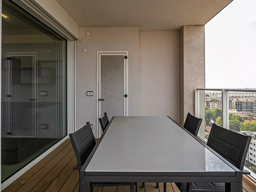 Immagine 40 di Casa trifamiliare in affitto  in via Stresa, 22. a Milano