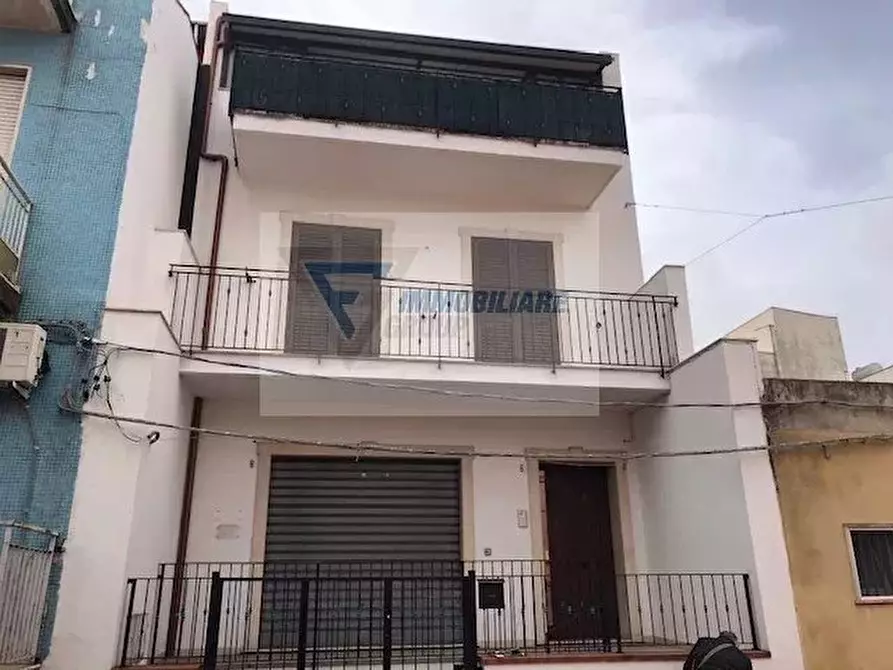 Immagine 2 di Casa trifamiliare in vendita  in Via dell'Indipendenza a Siracusa