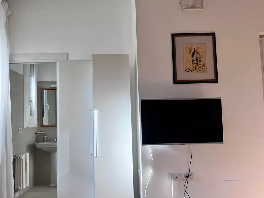 Immagine 10 di Casa trifamiliare in affitto  in Via Monte Rosa, 17 a Milano