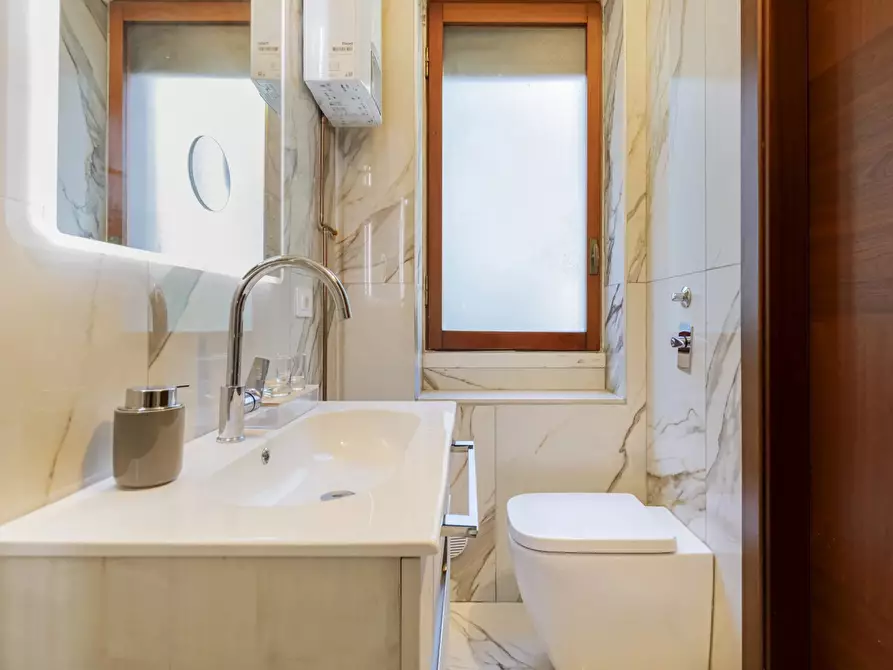 Immagine 10 di Casa trifamiliare in affitto  in Via Alfredo Cappellini, 20 a Milano