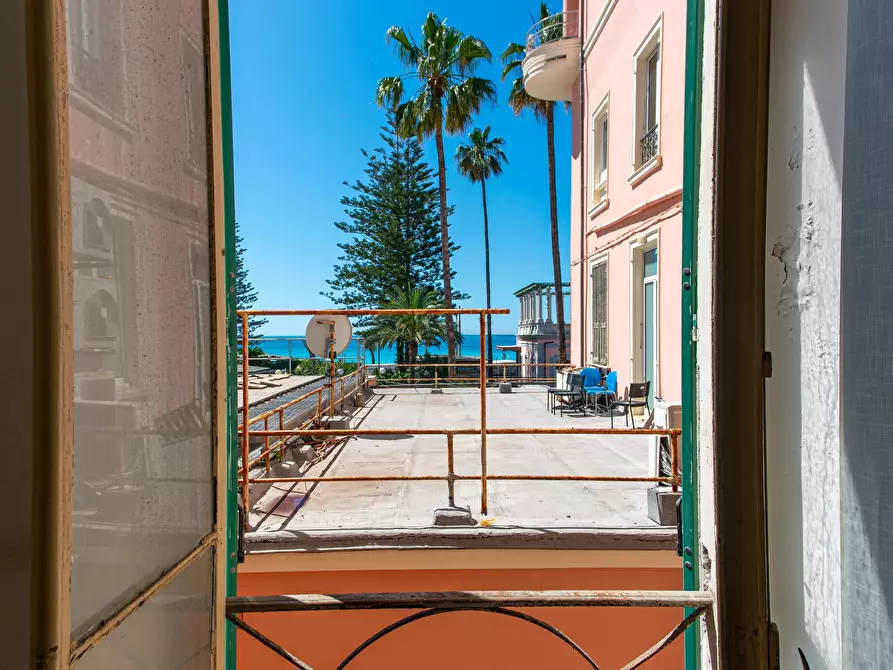 Immagine 9 di Casa trifamiliare in vendita  in Via Roma, 5 a Bordighera