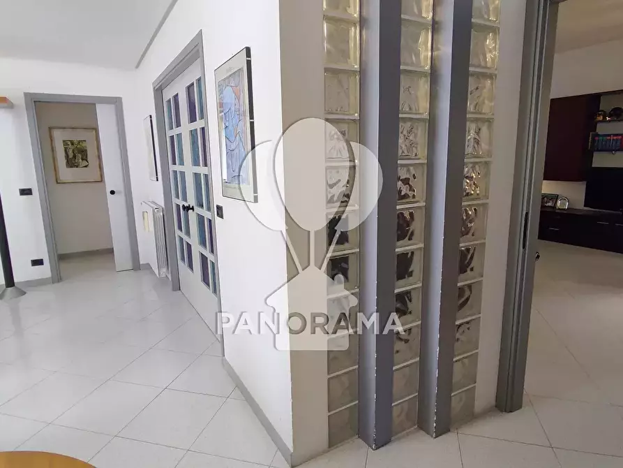 Immagine 42 di Casa trifamiliare in vendita  in Via Florio a Alcamo