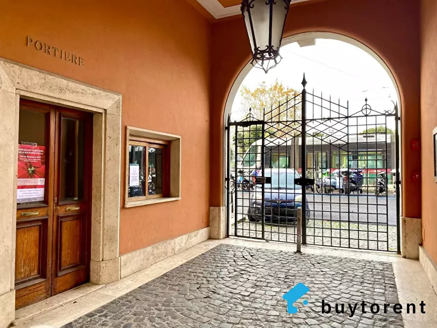 Immagine 29 di Casa trifamiliare in vendita  in Piazza Antonio Mancini, 4 a Roma