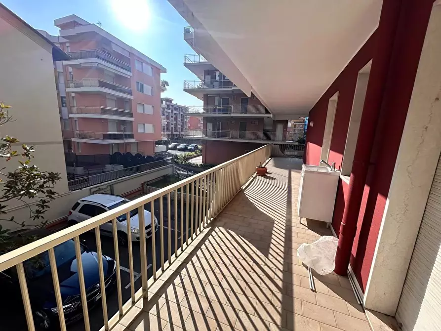 Immagine 1 di Casa trifamiliare in affitto  a Ventimiglia