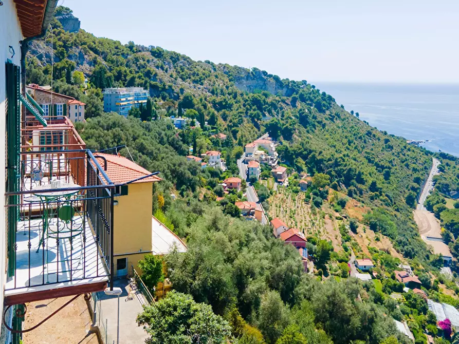 Immagine 13 di Casa trifamiliare in vendita  in Via della Pace, 33 a Ventimiglia