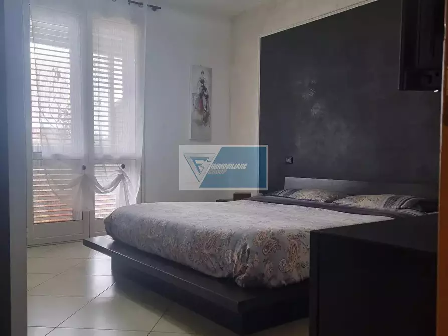 Immagine 9 di Casa trifamiliare in vendita  in Piazza Carlo Cavarra, 10 a Buccheri