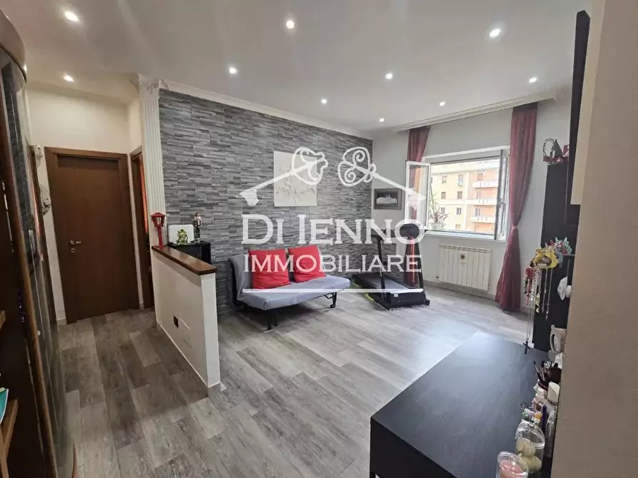 Immagine 3 di Casa trifamiliare in vendita  in Via Visconte Maggiolo a Roma
