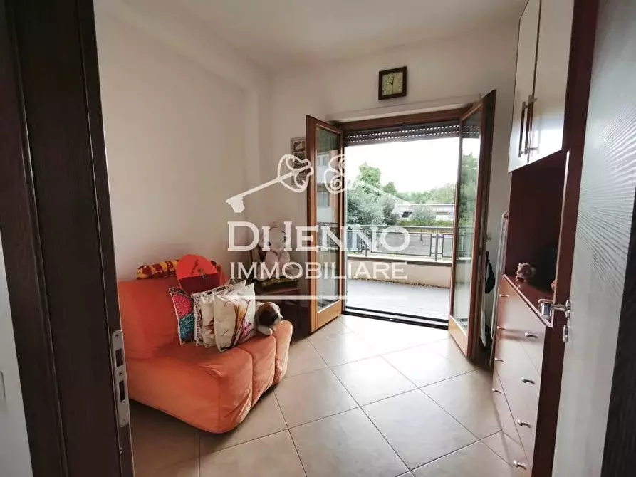 Immagine 5 di Casa trifamiliare in vendita  in Largo Ines Bedeschi a Roma