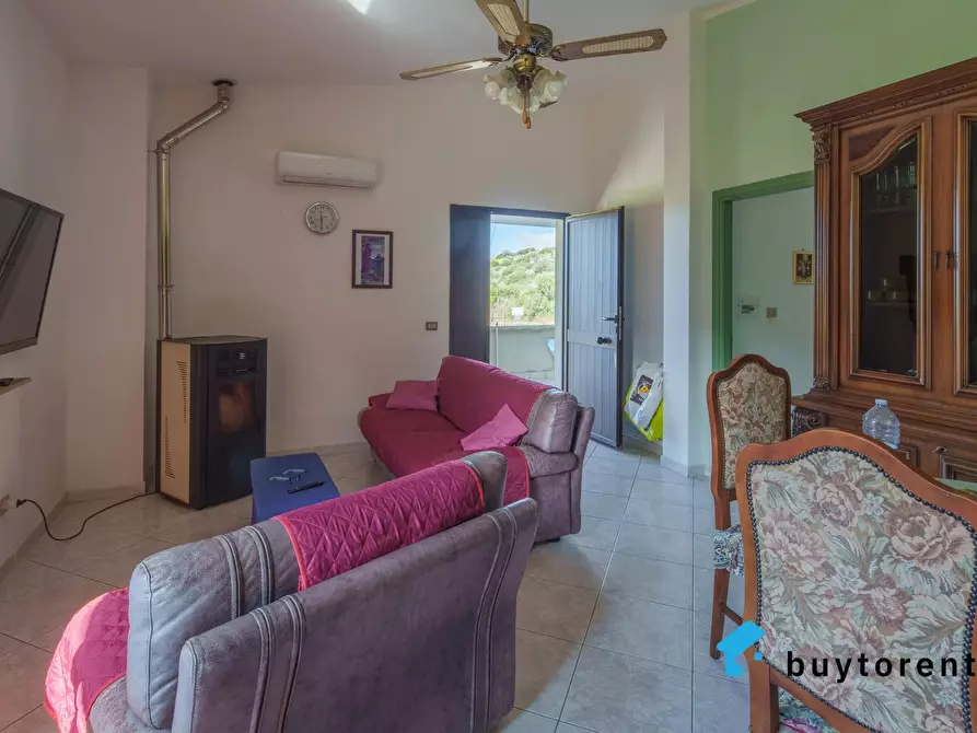 Immagine 8 di Casa trifamiliare in vendita  in Strada Comunale Magomadas - Turas a Birori