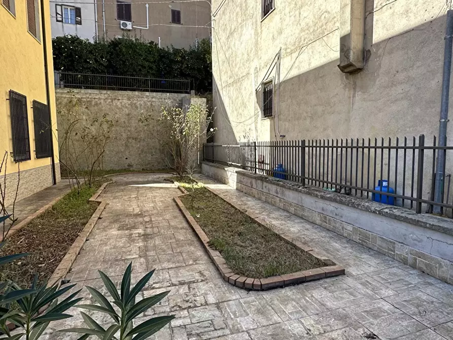 Immagine 24 di Casa trifamiliare in vendita  in Viale della Repubblica, 34 a Altomonte
