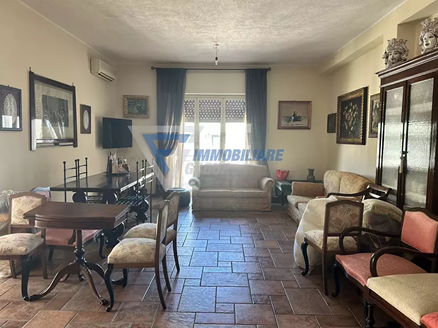 Immagine 2 di Casa trifamiliare in vendita  in Via Augusta a Siracusa