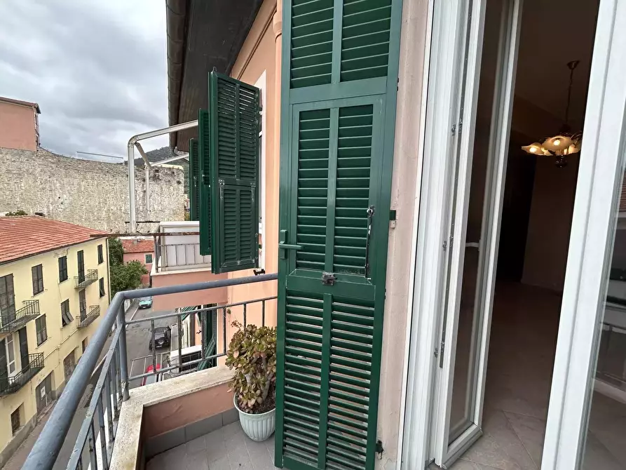 Immagine 15 di Casa trifamiliare in vendita  in Via Cristoforo Colombo 7 a Ventimiglia
