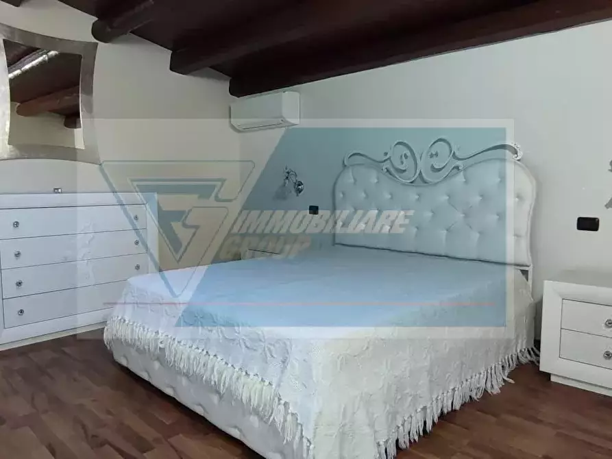 Immagine 17 di Casa trifamiliare in vendita  in Via Re Ierone II a Siracusa