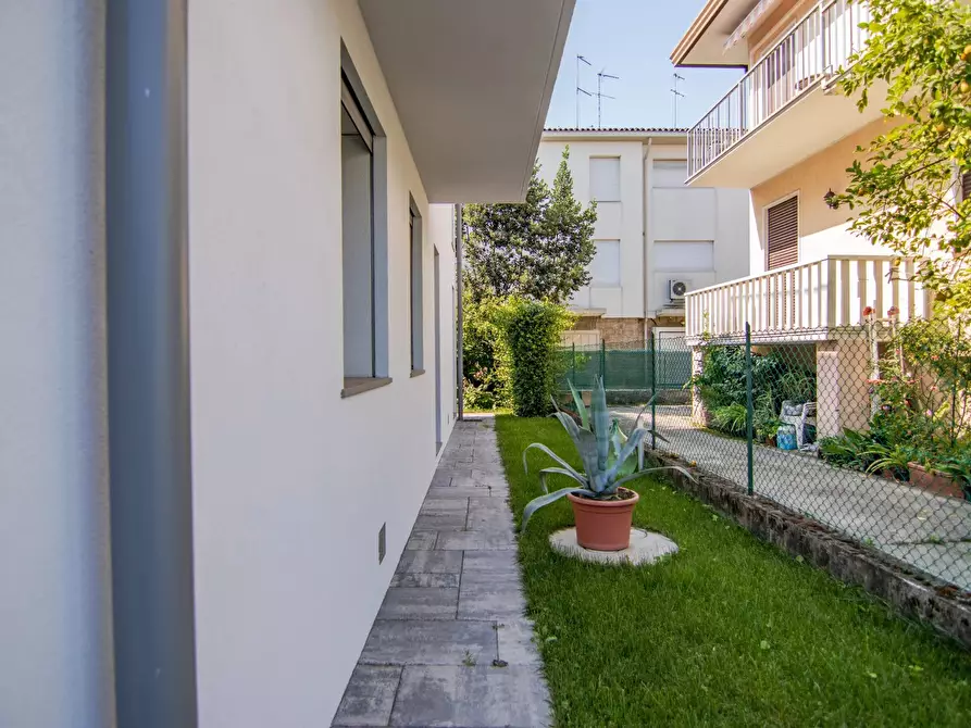 Immagine 79 di Terreno edificabile in vendita  a Padova