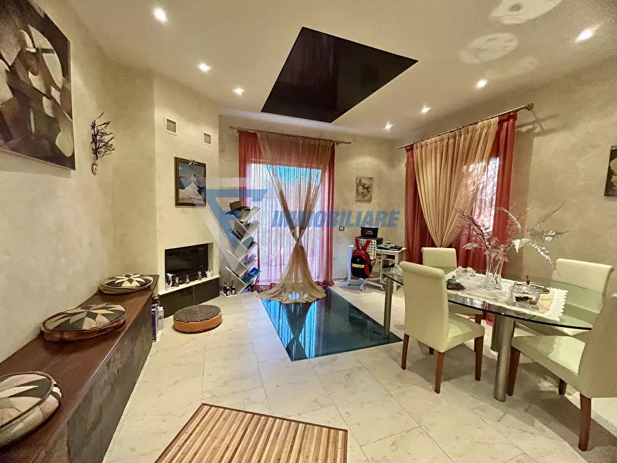 Immagine 2 di Casa trifamiliare in vendita  in Via Monte Pellegrino a Siracusa