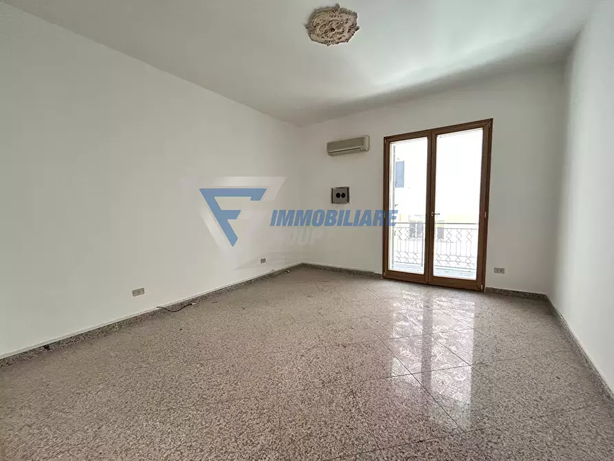 Immagine 5 di Casa trifamiliare in vendita  in Viale Zecchino a Siracusa