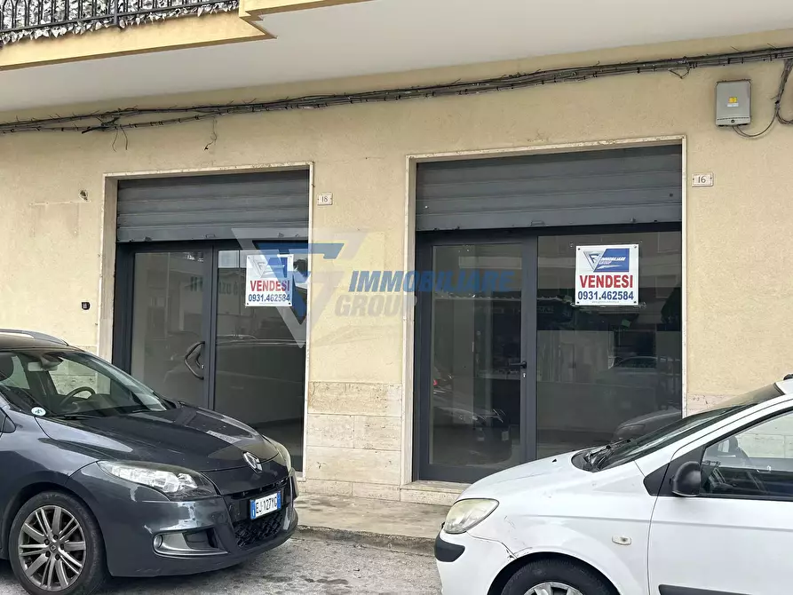 Immagine 2 di Casa trifamiliare in vendita  in via avola a Siracusa
